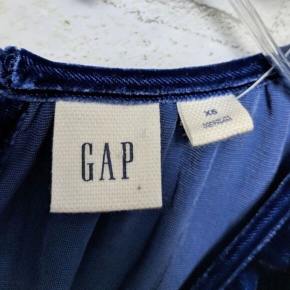 NWT GAP Velvet Ruffle Blue Flutter Sleeve Top XS - Picture 4 of 8